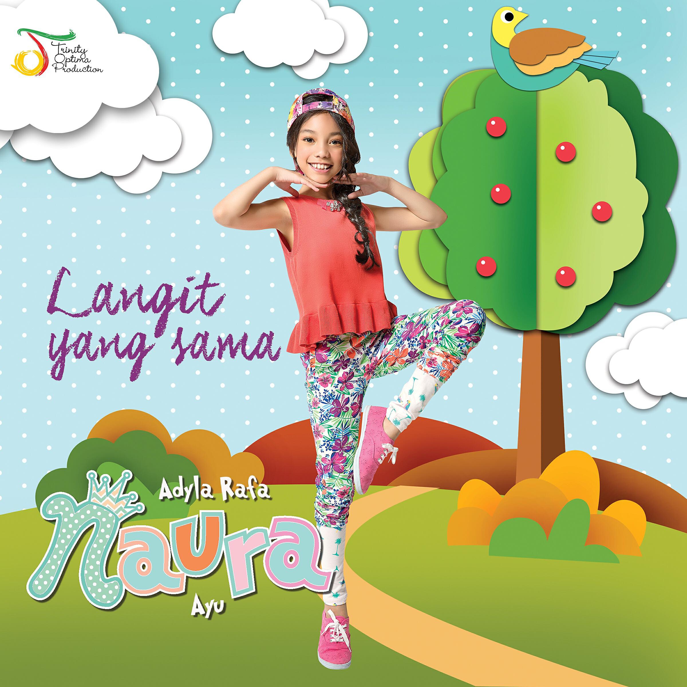 Naura - Jalan-Jalan