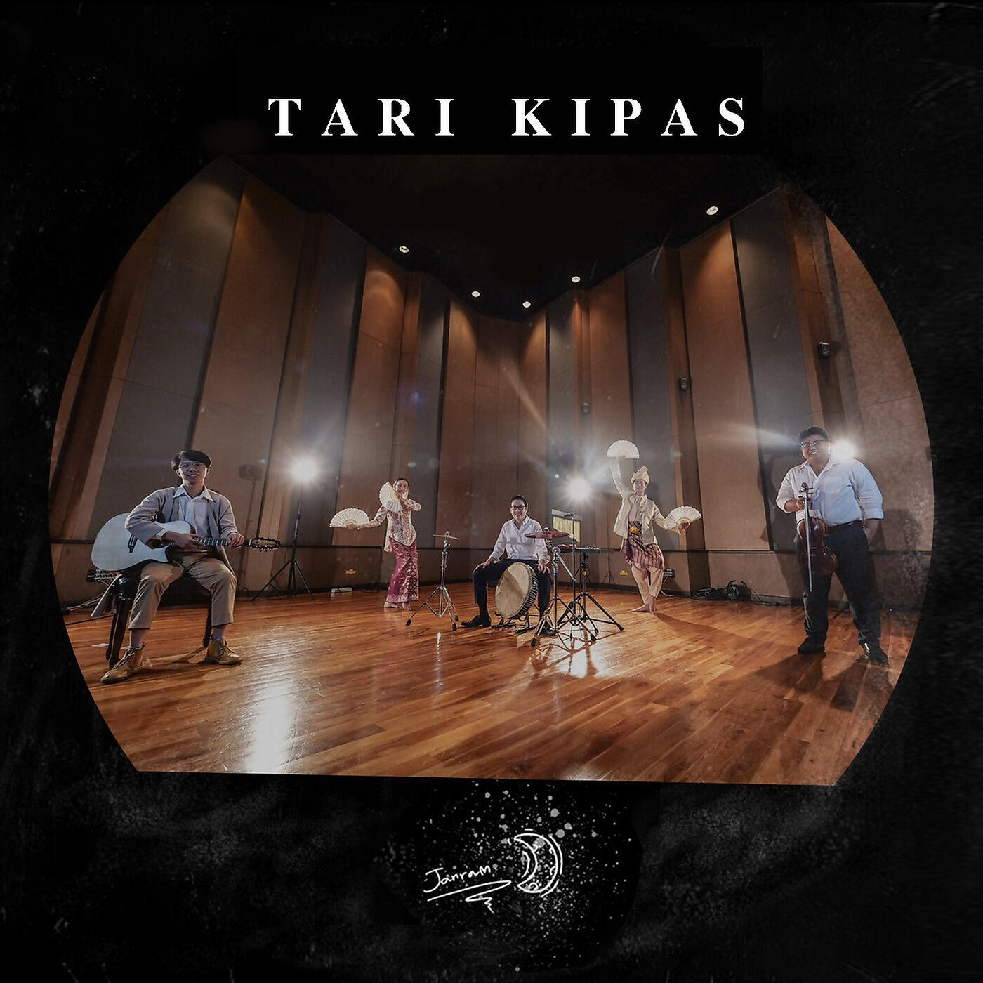 Janram - Tari Kipas