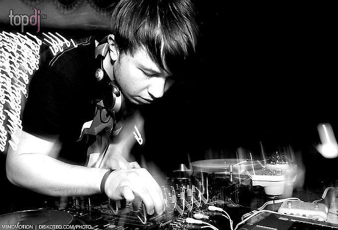 алекс музыка играет. алекс музыка группа. александр балыков певец. студия привет андрей. алекс музыка играет.