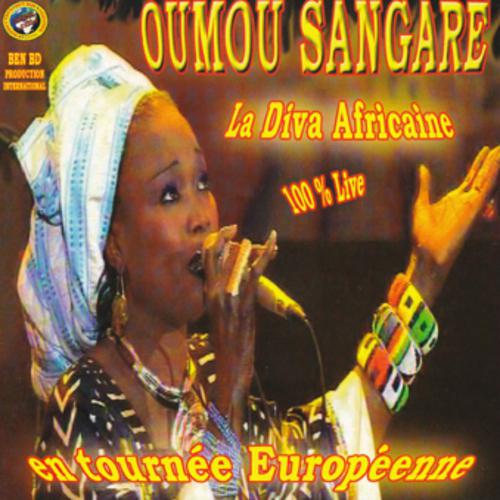 Постер альбома La diva africaine en tournée européenne (100% Live)