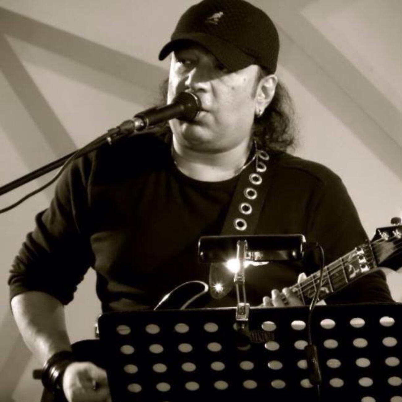 Ayub Bacchu - Shomoyer Isharay