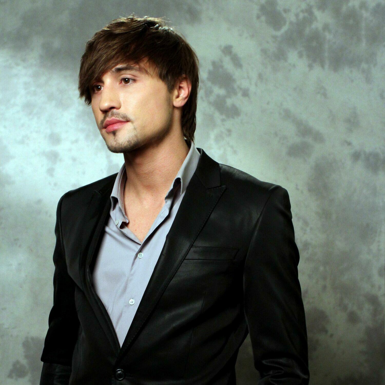 Альбом Новогодняя (Новый Год, с новой строчки) исполнителя Дима Билан