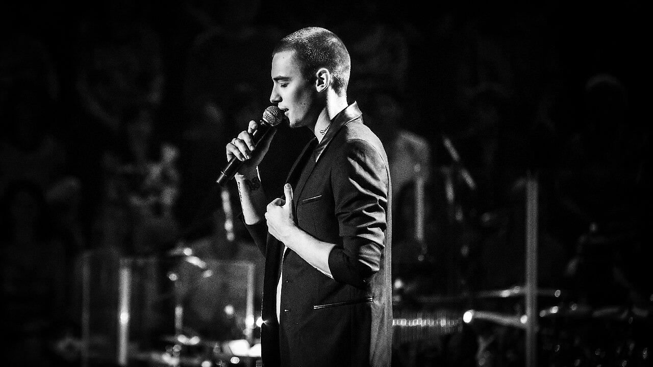 песня пиджак слушать. песня пиджак слушать. антон беляев в шоу главная сцена видео. 13kai певец. самая танцевальная песня 2020.