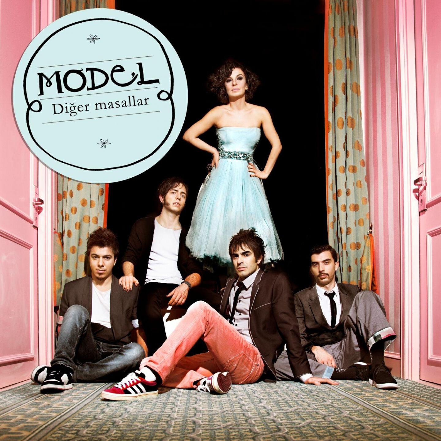 Model - Benim Tatlı Kanserim