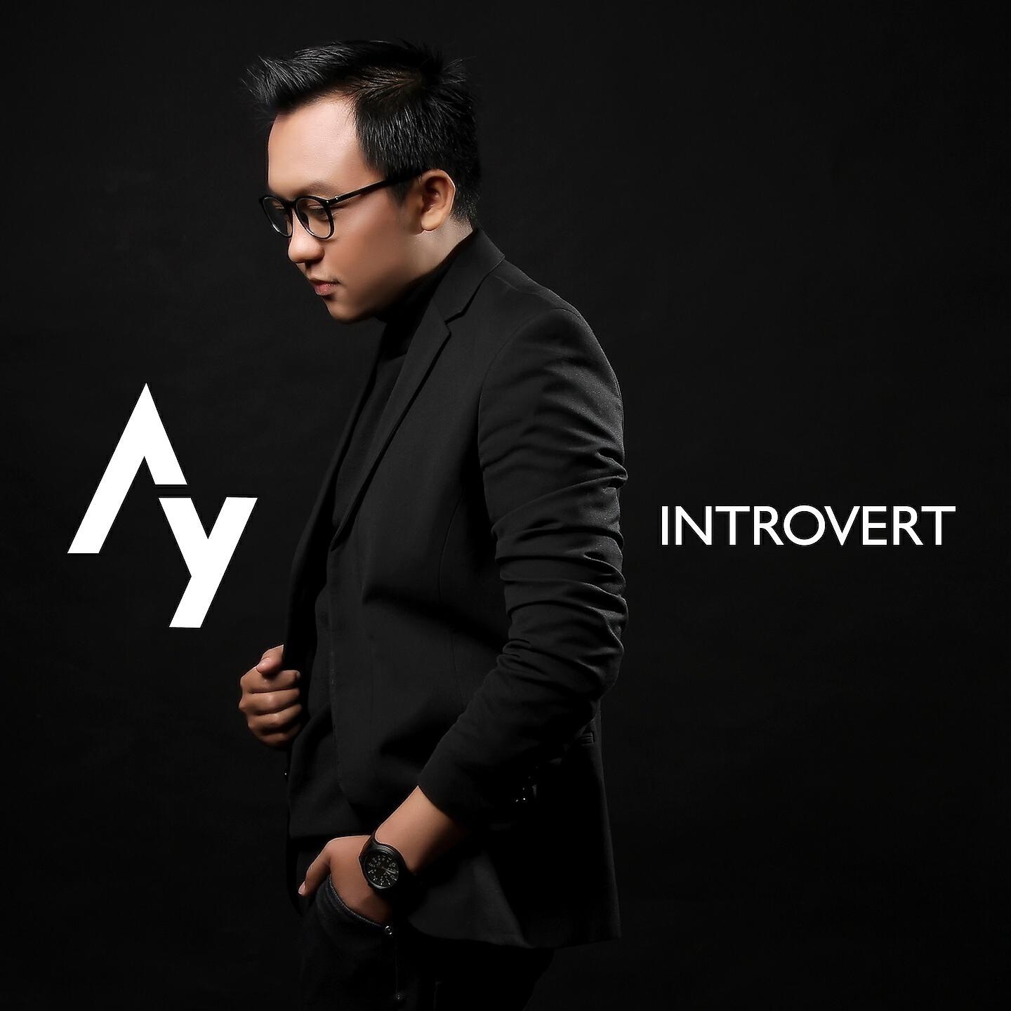 Aziz Yuliyansyah - Introvert