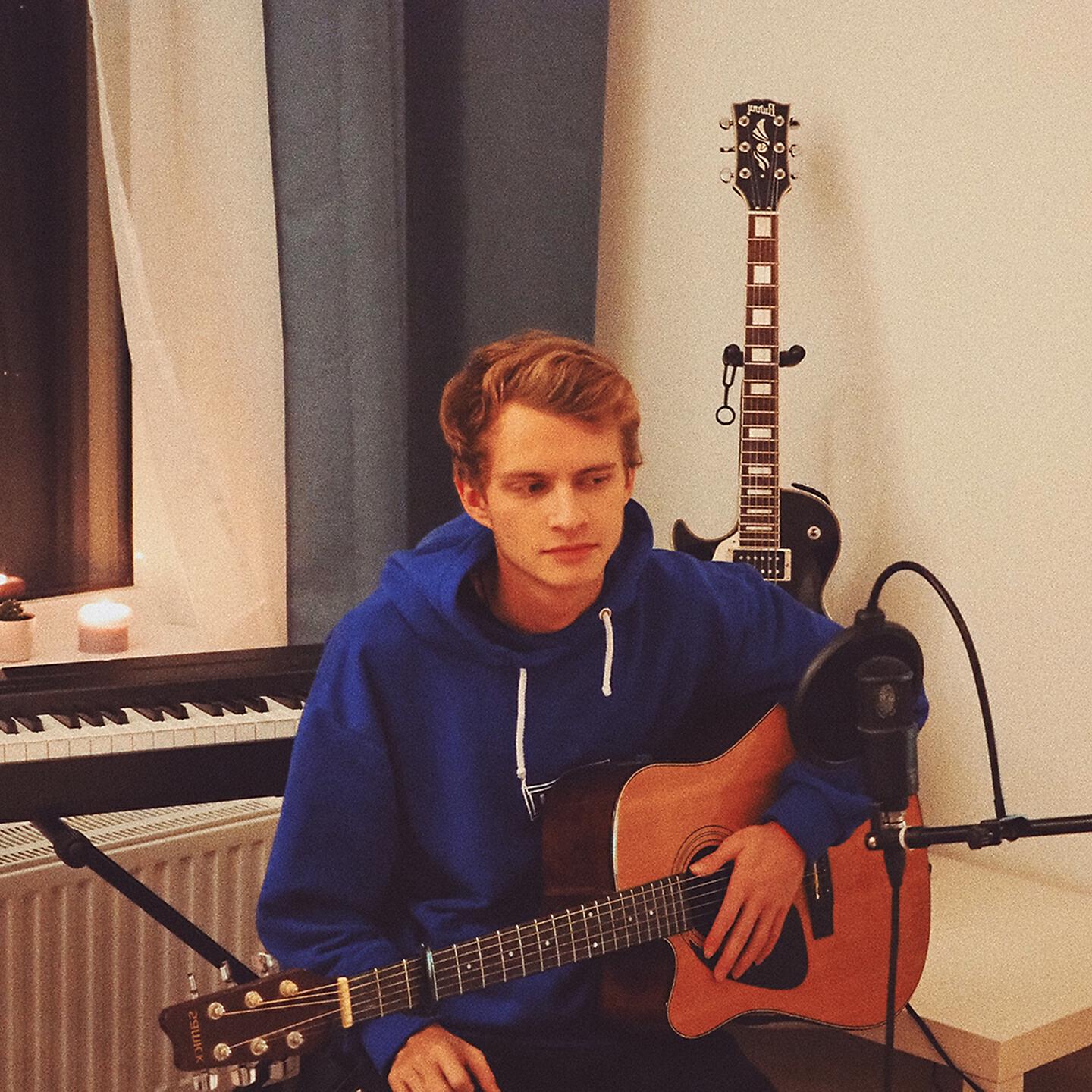 и́лекс цветок. душистый горошек вьющийся. юрий шатунов 2006. песня последние цветы. песня последние цветы.