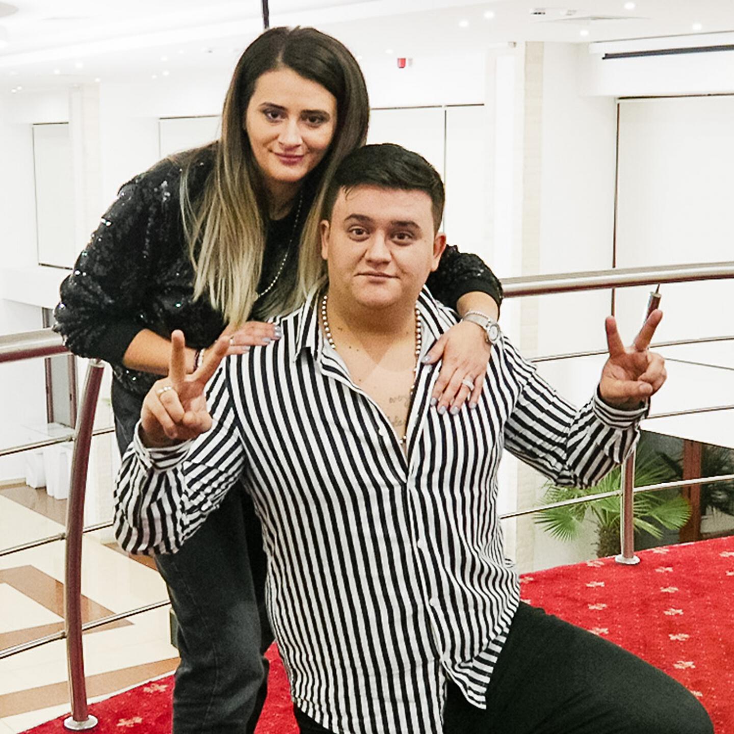 FLORINEL SI IOANA - Fratior Si Surioara