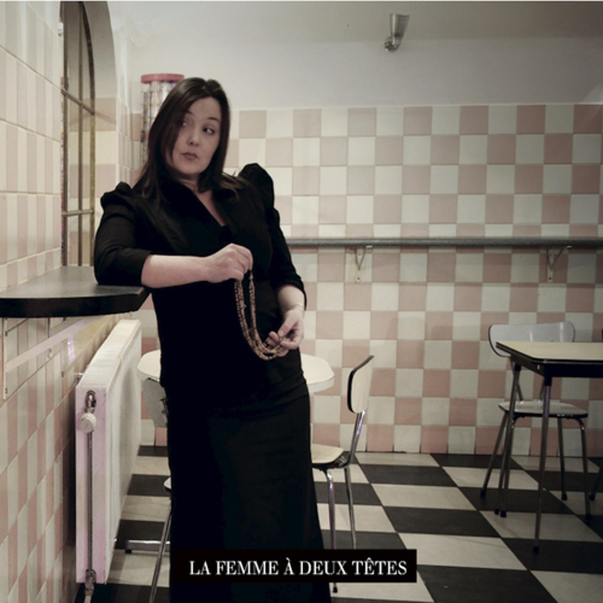 Постер альбома La Femme à deux Têtes