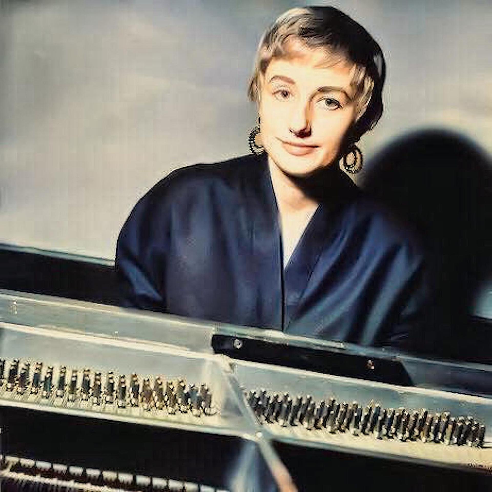 Постер альбома It's The Lovely...Blossom Dearie! Vol 4