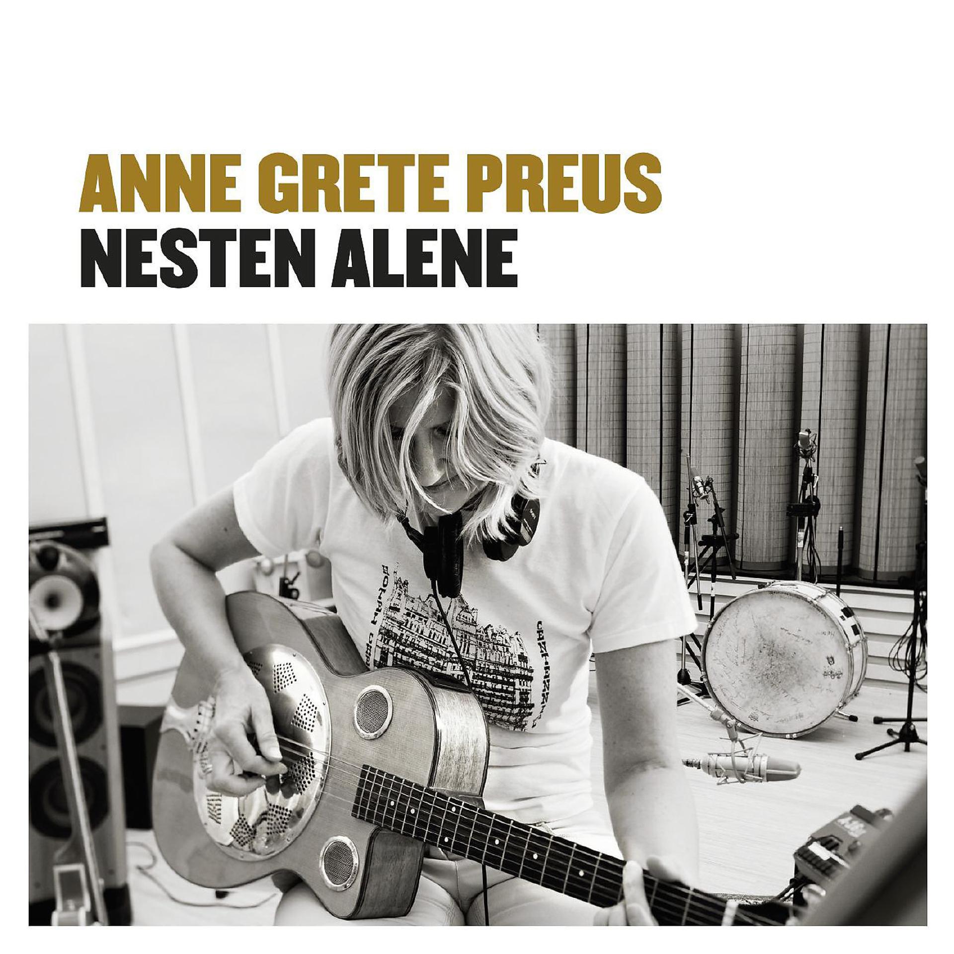 Постер альбома Nesten alene (2013 Remaster)